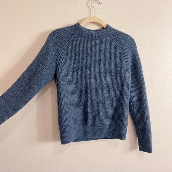 Banana Republic Aire Waffle Knit Sweater Pullover Wool Blend Blue Size Small - Picture 4 of 10
